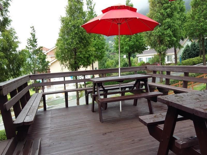 American Village Pension Manoa Namhae Exterior photo